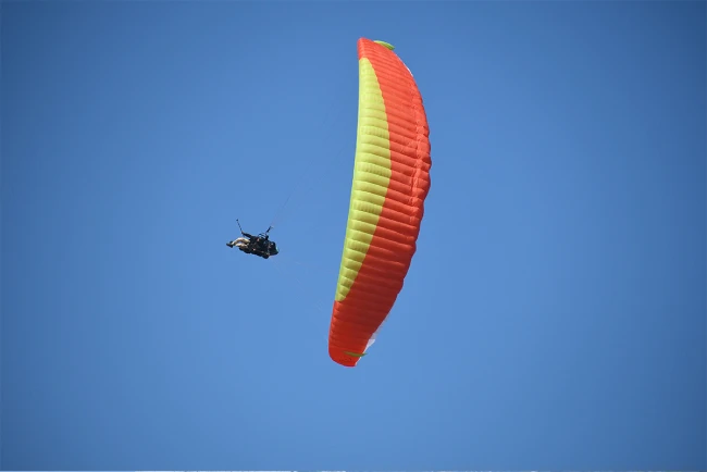 Bir Billing Paragliding in himalyan mountains with Pahari Flyer - Pc Thakur