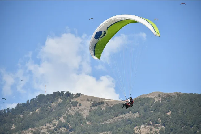 Tandem Paragliding in Bir Billing 5 tandem flying in bir billing -gldiebirbilling